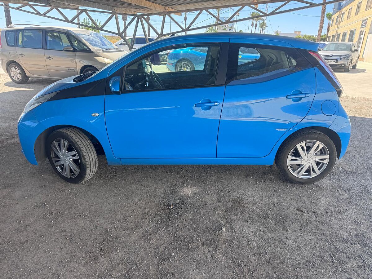 COMING SOON TOYOTA AYGO 1.0 XPLAY SPANISH LHD IN SPAIN 25000 MILES SUPERB 2017